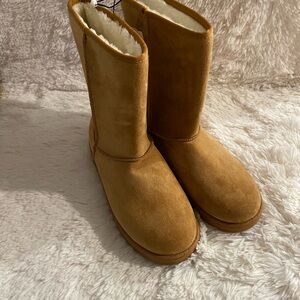 Arizona Stratton Cozy Tan Suede Women's Boots Size 7 Brand New